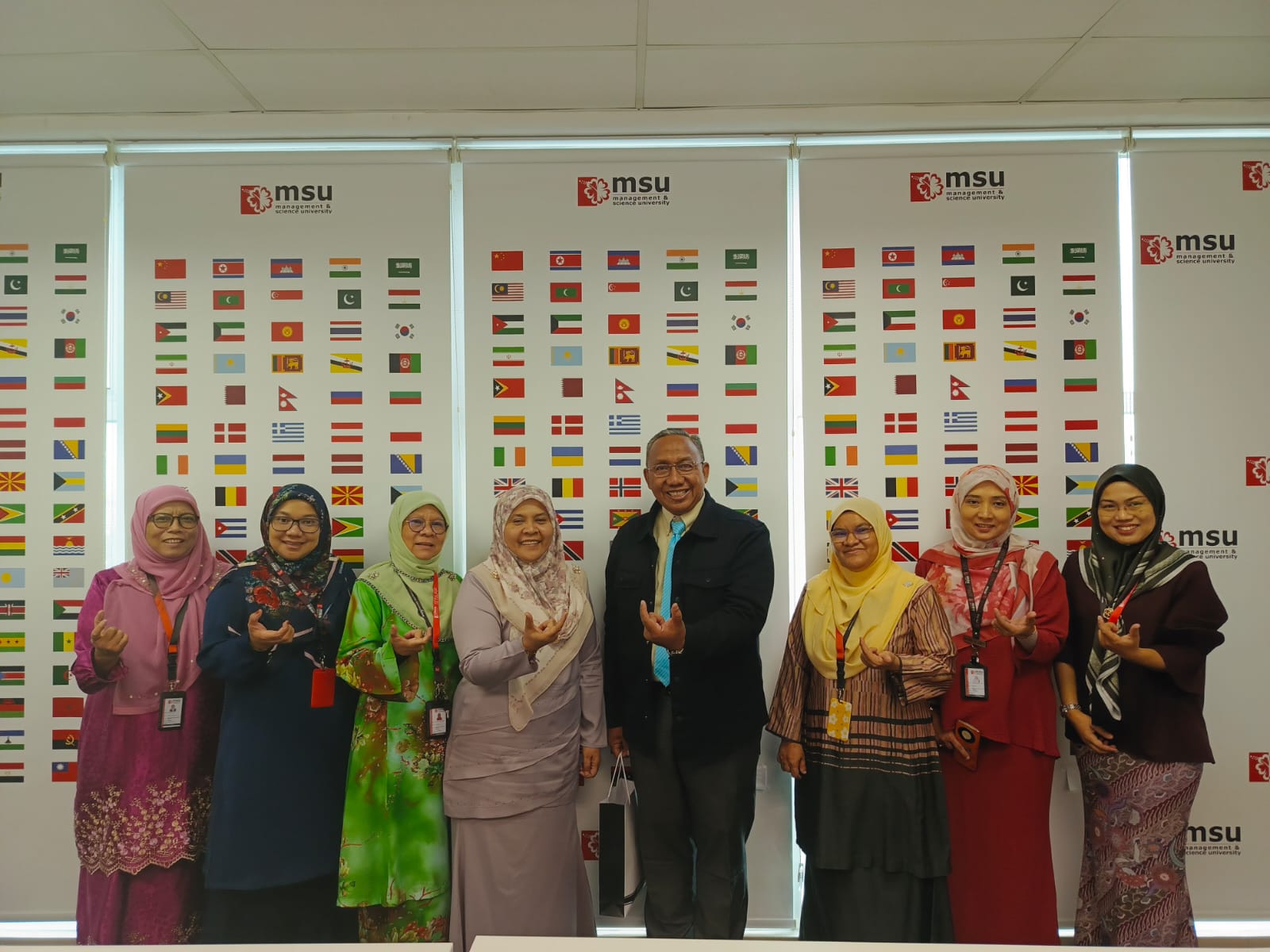 WAKIL REKTOR I UMPRI MEMBERIKAN KULIAH TAMU DI MALAYSIA