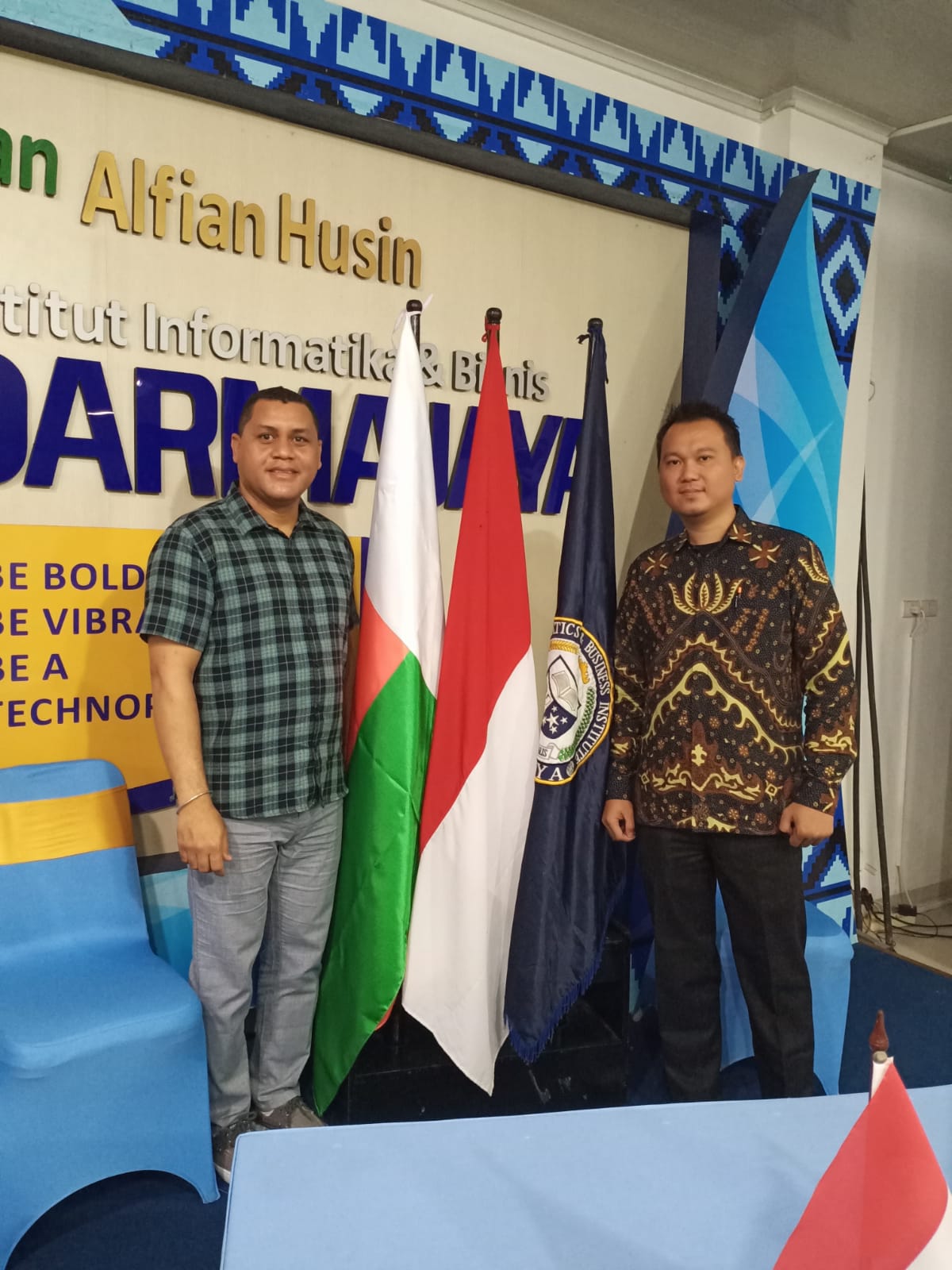 DOSEN UMPRI MENJADI PEMBICARA DALAM SEMINAR INTERNASIONAL